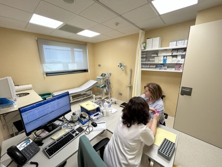 El SMS contratará 6.500 personas para reforzar la atención médica en la Región este verano