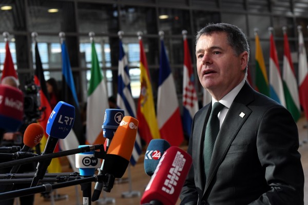 El Eurogrupo pide continuar en 2025 con los ajustes fiscales para reducir déficit y deuda

