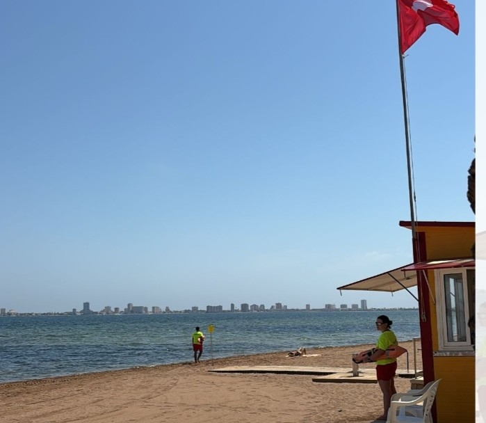Bandera roja en Mar de Cristal por un episodio puntual de contaminación del agua