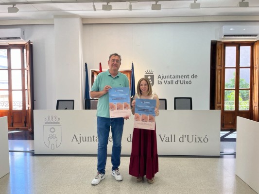 La Vall d'Uixó regalará abanicos inspirados en el municipio para dinamizar el comercio local