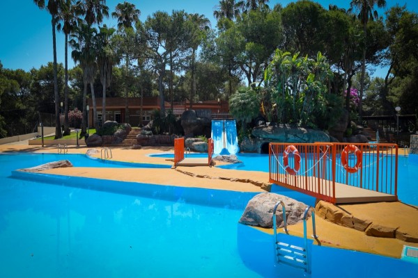 Torrent abre este miércoles la Piscina Parc Vedat con importantes mejoras para estrenar la temporada de verano 2026