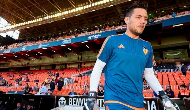Diego Alves no cierra la puerta a una salida del Valencia CF