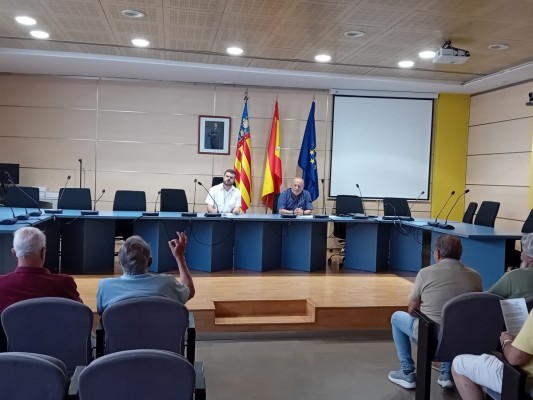 Alivio entre los propietarios de la playa de La Pobla de Farnals tras la rectificación del deslinde de Costas