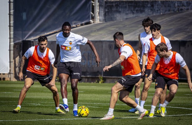El Valencia comienza la pretemporada este jueves a la espera de caras nuevas