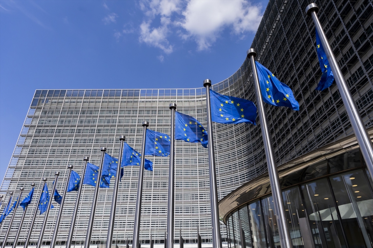 Entra en vigor la tasa europea de 3 euros en compras a plataformas de bajo coste como Shein y Temu