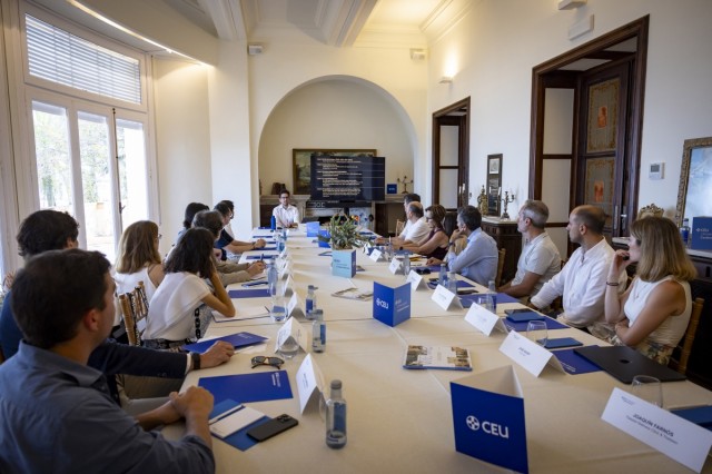 El CEU congrega a directivos de Castellón para abordar el impacto de la IA en el ámbito empresarial