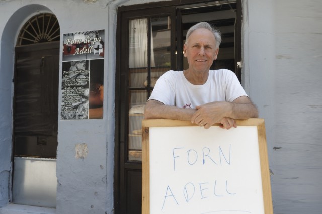 Un símbolo de la panadería artesanal en Castelló: el Forn Adell atesora una tradición con más de 150 años