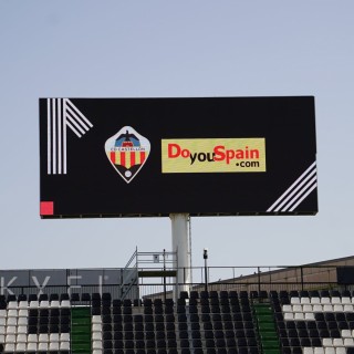 La firma local DoYouSpain lucirá en la camiseta del Castellón como nuevo patrocinador principal