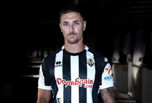 El Castellón presenta su primera equipación para la temporada 2026/27
