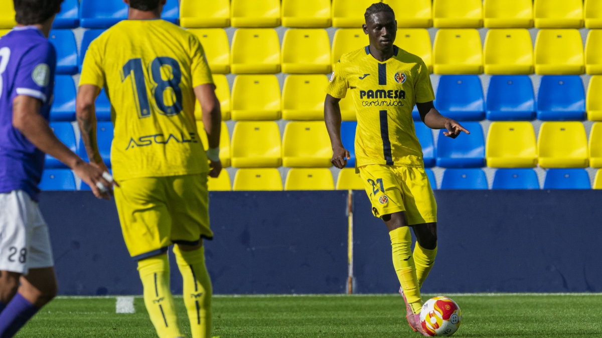 El Villarreal renueva hasta 2029 al defensa maliense Manfa Keita: dará el salto al filial