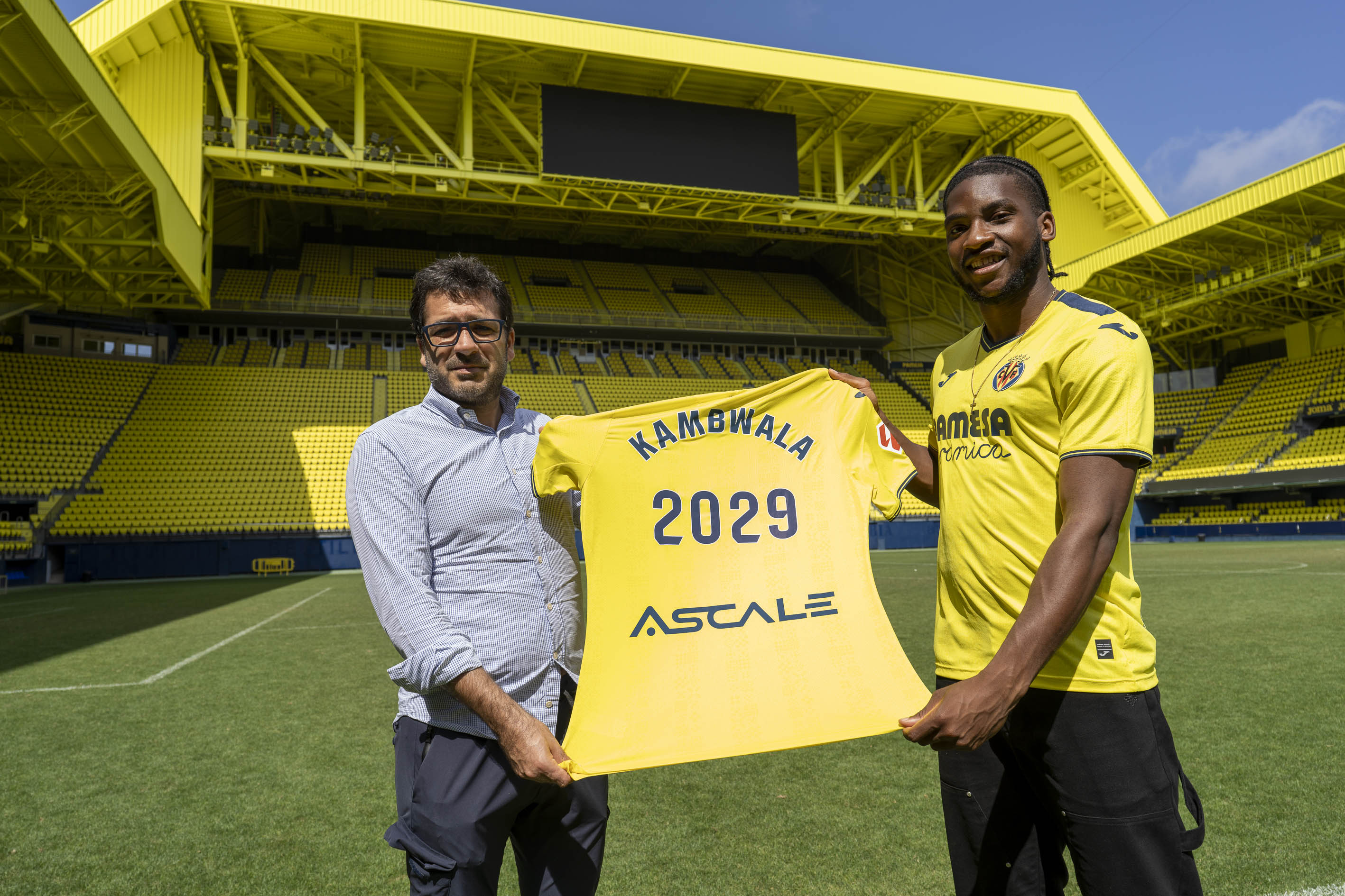 Willy Kambwala ficha por el Villarreal hasta 2029
