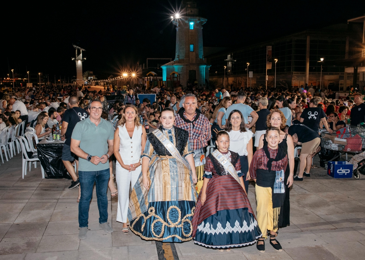 El ‘sopar de pa i porta’ reúne más de 3.500 personas en el ecuador de las fiestas de Sant Pere de 2026