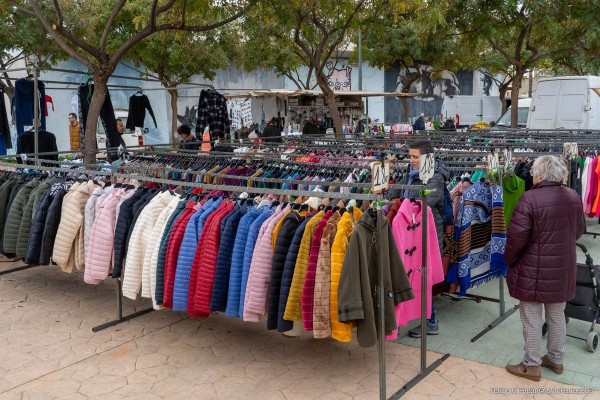 Los mercadillos de Cartagena contarán con una regulación para la venta de ropa de segunda mano