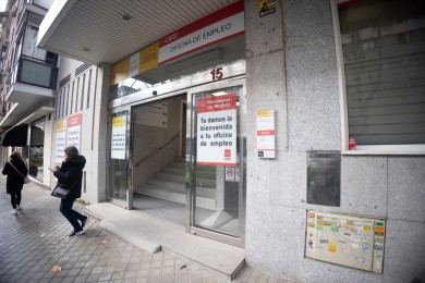 El paro baja en 23.200 personas en el segundo trimestre en la Comunitat y se crean 34.100 empleos