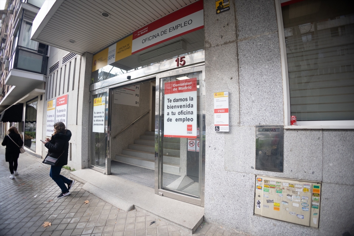 El paro cae en 28.739 personas en junio y baja de los 2,3 millones por primera vez en 18 años