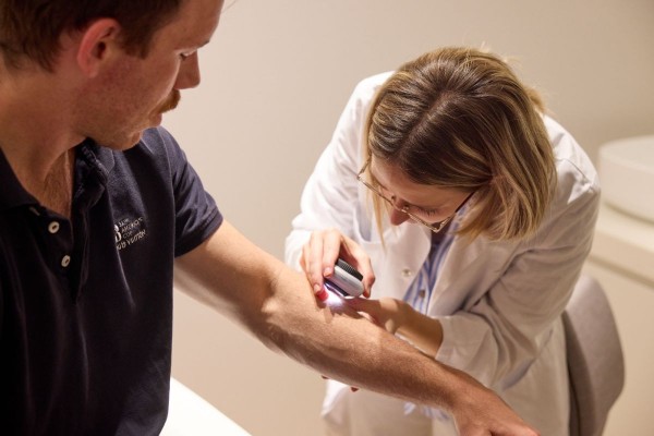 La CASA ISDIN acoge el nuevo servicio de dermatología para las tripulaciones de la Copa América
