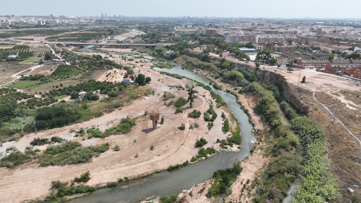 El río Túria a su paso por Manises.