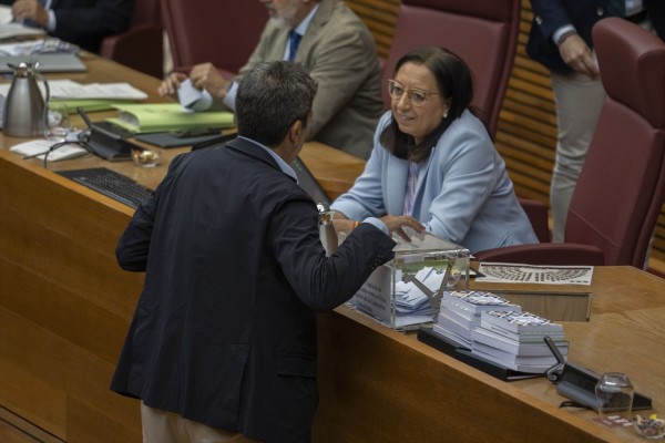 El PP enseña a Llanos Massó la salida pero evita aumentar la presión 