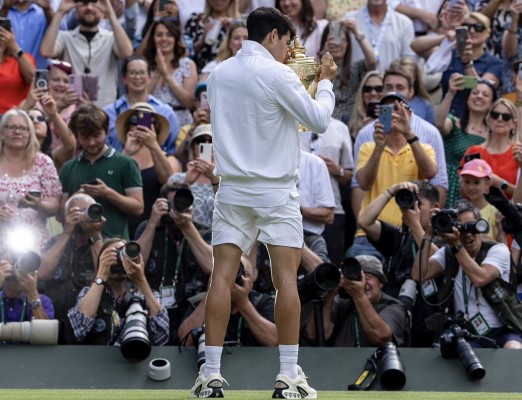 Alcaraz acecha a Djokovic y Sinner en la lista ATP y es segundo en la carrera del año