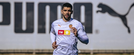 Cenk retrasa su incorporación ante la incertidumbre de su futuro