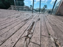 La concejala María Dolores Ruiz pide retirar la obra de Torres Nadal de la Muralla de Carlos III de Cartagena por su deterioro