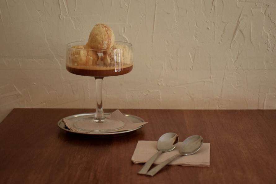 El affogato elaborado con helado artesanal de leche de oveja, la apuesta del verano en Clem Café
