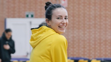 La base internacional Aina Ayuso renueva con el Hozono Jairis, del que es capitana 
