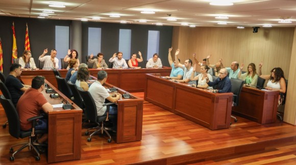 Onda avala en un pleno dividido la propuesta ante los proyectos de macroplantas solares en el municipio