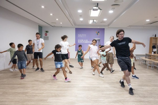Fundación Bancaja viaja a las vanguardias en su escuela de verano para la inclusión de menores vulnerables
