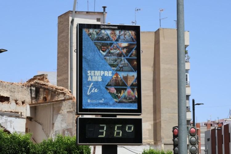 Los municipios se blindan ante el calor extremo: refugios climáticos, más sombra y atención a personas vulnerables