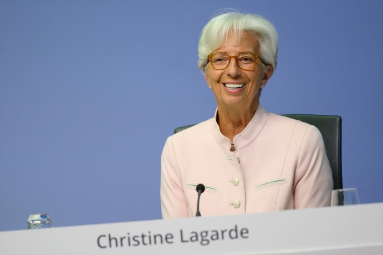 Lagarde abre la puerta a dejar el BCE antes del final de su mandato: 