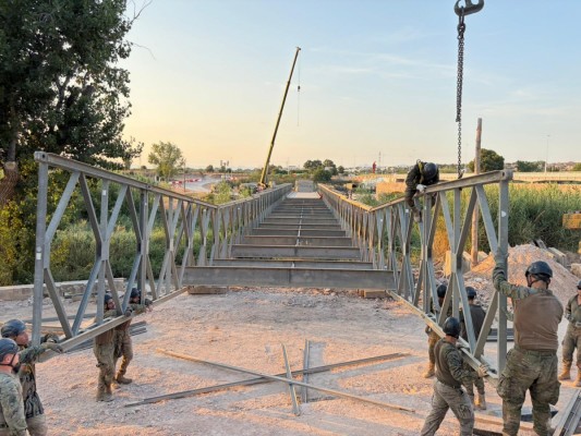 Desmontan el puente militar de Riba-roja que mantuvo la conexión del municipio tras la Dana