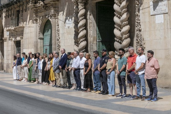 Alicante decreta tres días de luto oficial por el asesinato de dos mujeres en La Cañada del Fenollar