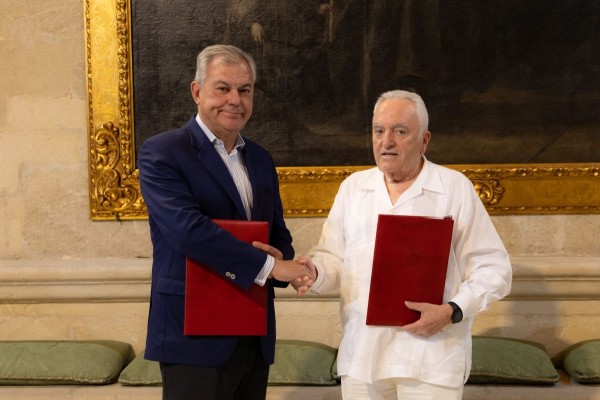 El Ayuntamiento de Sevilla y la Fundación Grupo AZVI sellan una alianza para impulsar la conservación del patrimonio y el desarrollo cultural de la ciudad