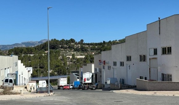 Así cierra semestre la industria de l'Alcoià-el Comtat: un 3,7% menos de paro aunque cae dos puntos la contratación