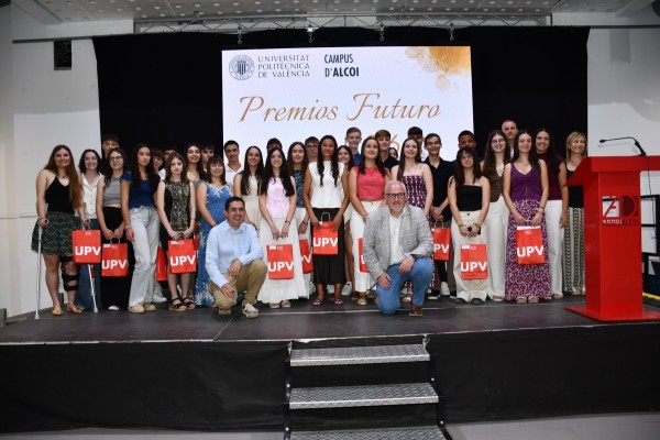 El Campus UPV en Alcoy premia a los 32 mejores expedientes de 4º de ESO en Ciencia y Tecnología 