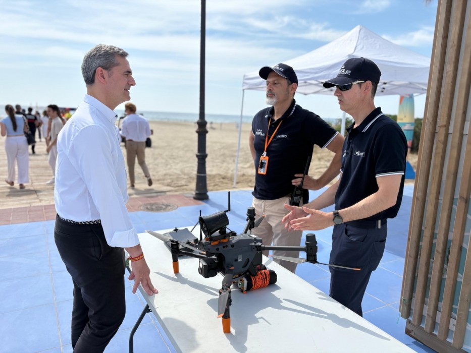 Castelló refuerza la vigilancia de sus playas con un nuevo dron de socorrismo 