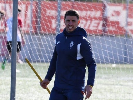 Xabi Irureta, nuevo entrenador de porteros del primer equipo del Murcia en lugar de Avelino Viña