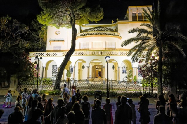 Benicàssim hace brillar el Palacete Municipal de Villa Elisa con una nueva iluminación 