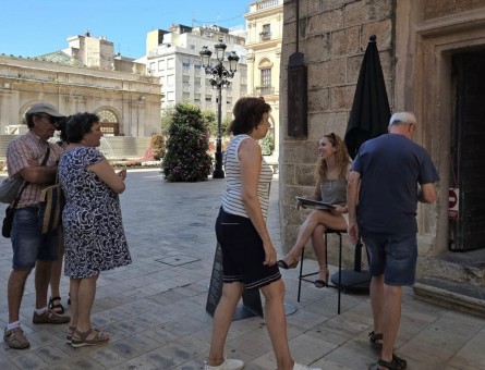El Fadrí reabre al público en Castelló tras mejorar su accesibilidad con un nuevo pasamanos iluminado