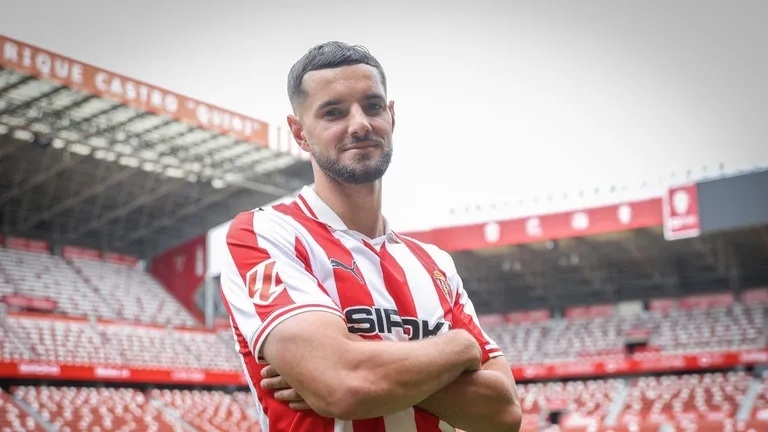 El mediocentro parisino Justin Smith firma por tres cursos con el CD Eldense
