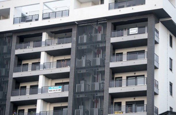 La compraventa de viviendas en España vuelve a tasas negativas tras desplomarse un 21,5% en mayo