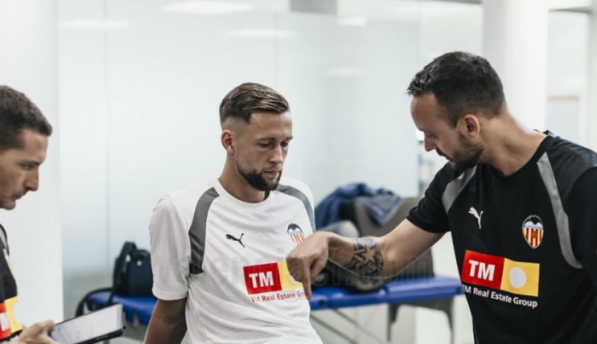 De Haas: “Por suerte, jugaré en Mestalla en su último año y he oído historias increíbles”