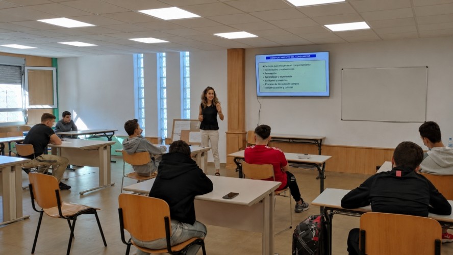 El SEF lanza más de 130 cursos gratuitos con protagonismo de sectores como industria o construcción