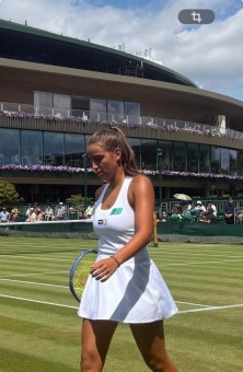 Charo Esquiva arranca con victoria su andadura en Wimbledon 2026