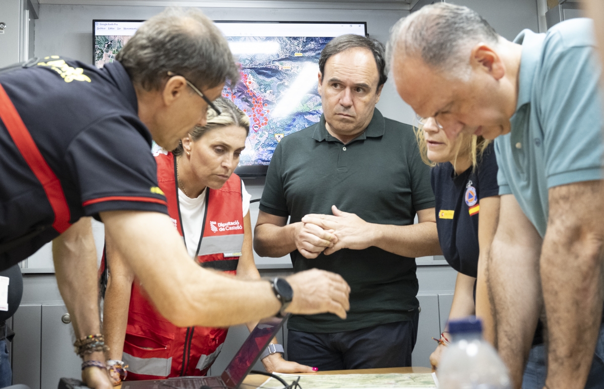 El presidente de la Generalitat, en el Puesto de Mando Avanzado.
