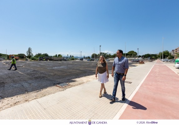 Gandia avança en la reurbanització de l'avinguda del Port amb una nova zona d'estacionament i més espais verds