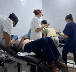 Veinte voluntarios del CEU Elche impulsan en Senegal acciones educativas y sanitarias