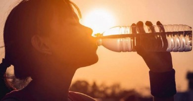 Más agua, menos alcohol y comidas ligeras: cómo sobrevivir al calor abrasador en la Región de Murcia