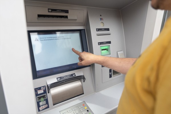 El número de oficinas bancarias se mantiene estable en la Comunitat en el primer trimestre
